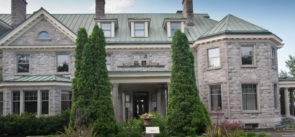 Stewart Hall art gallery photo