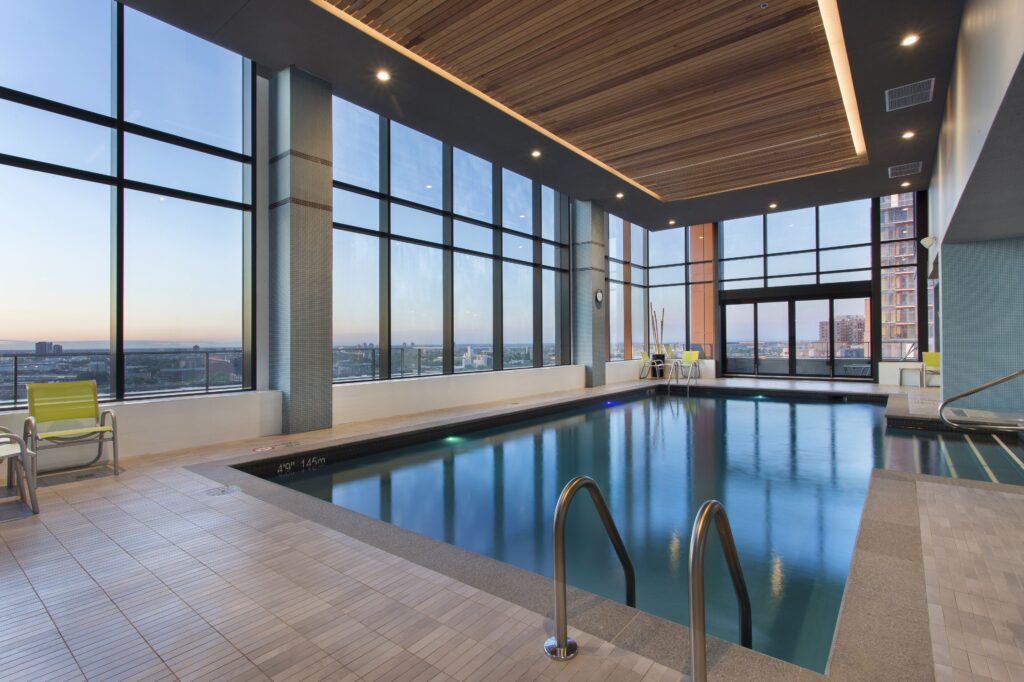 Indoor-pool-at-Holiday-Inn-Hotel-Suites-Montreal-Centre-ville