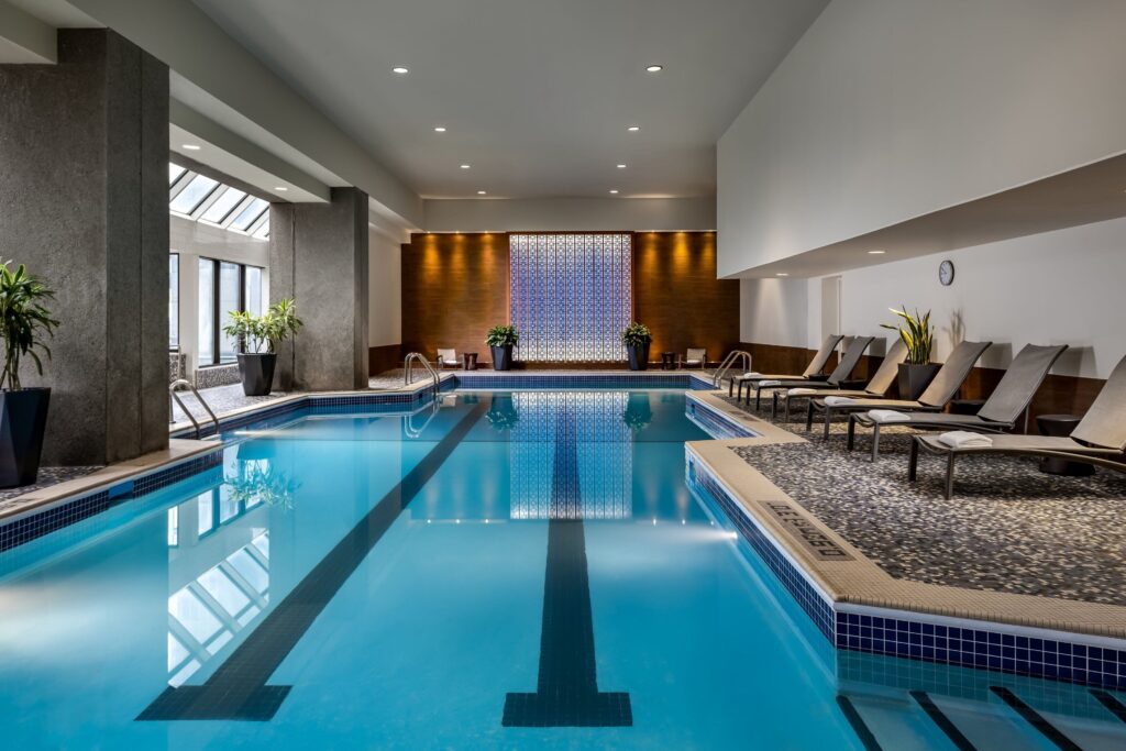 Le Centre Sheraton Montreal Hotel Downtown pool