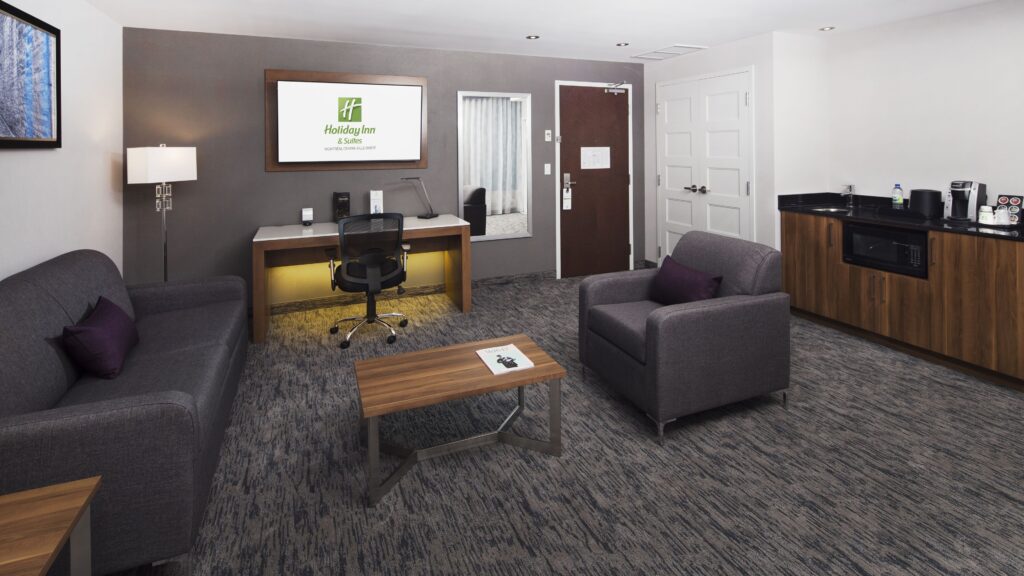 Suite-at-Holiday-Inn-Hotel-Suites-Montreal-Centre-ville