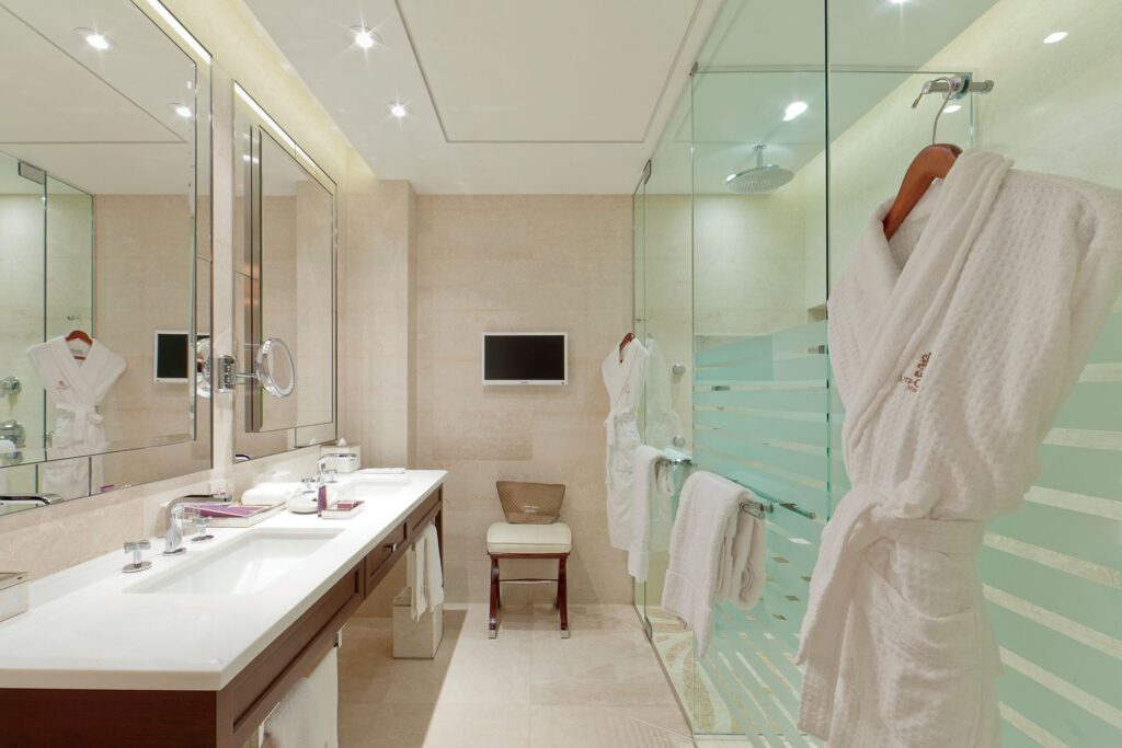 The-Ritz-Carlton-Montreal-Golden-Square-Mile-Bathroom