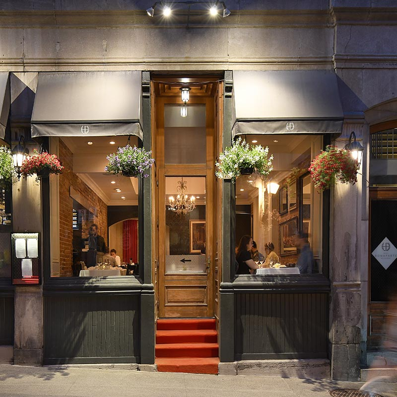 restaurant-bonaparte-old-montreal-exterior-